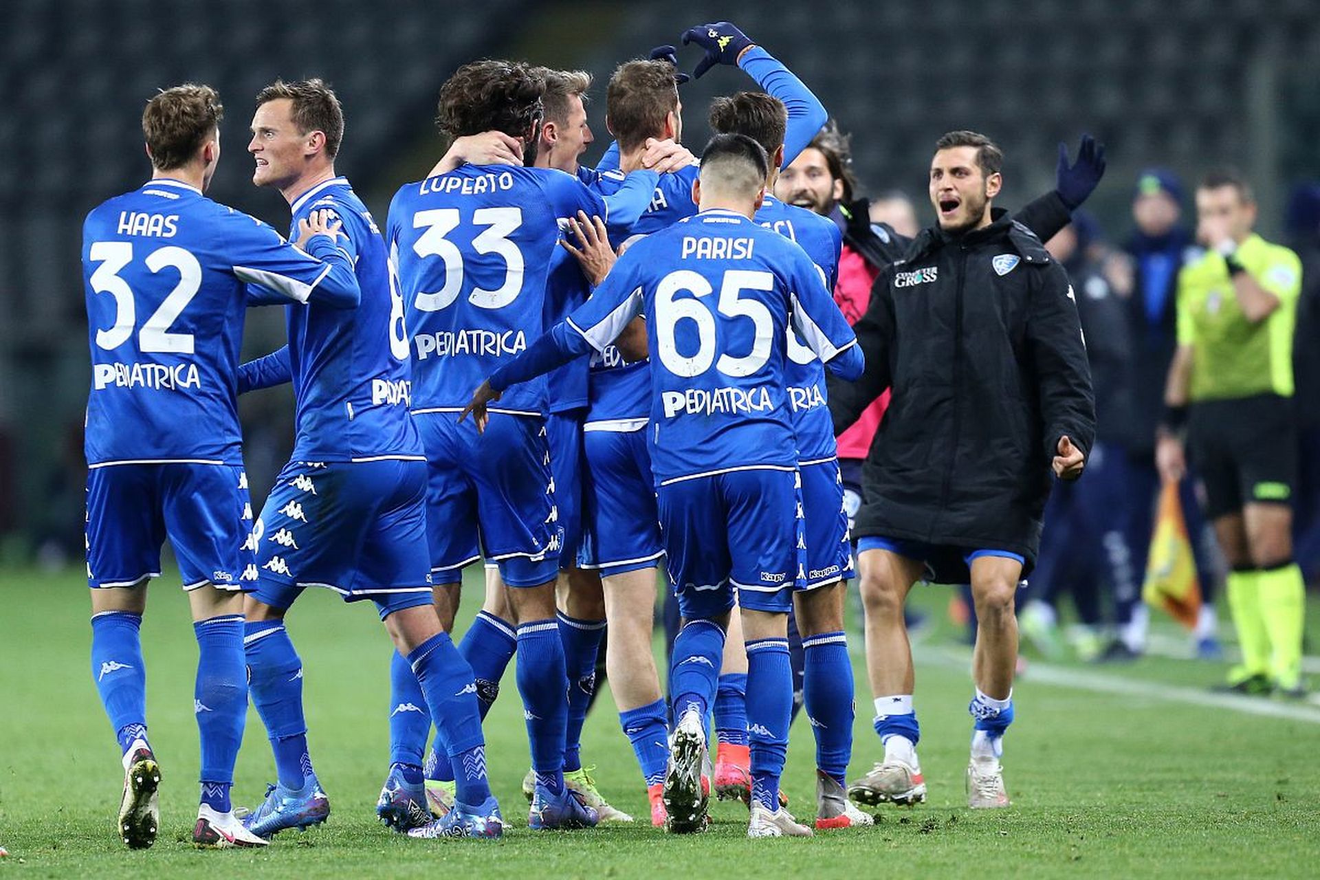 首日比赛就 首日比赛就